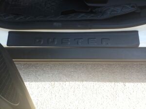 Yeni Dacia Duster Dış Kapı Eşiği Koruma Plastik 2018- Sonrası