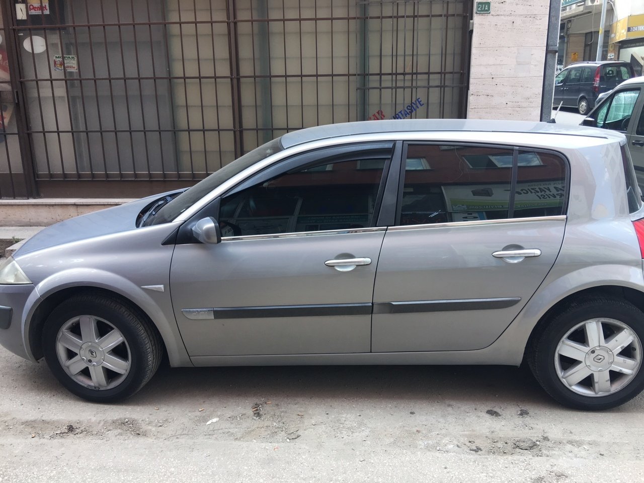 R. Megane 2 HB Krom Cam Çıtası 2004-2010 4Prç Paslanmaz Çelik
