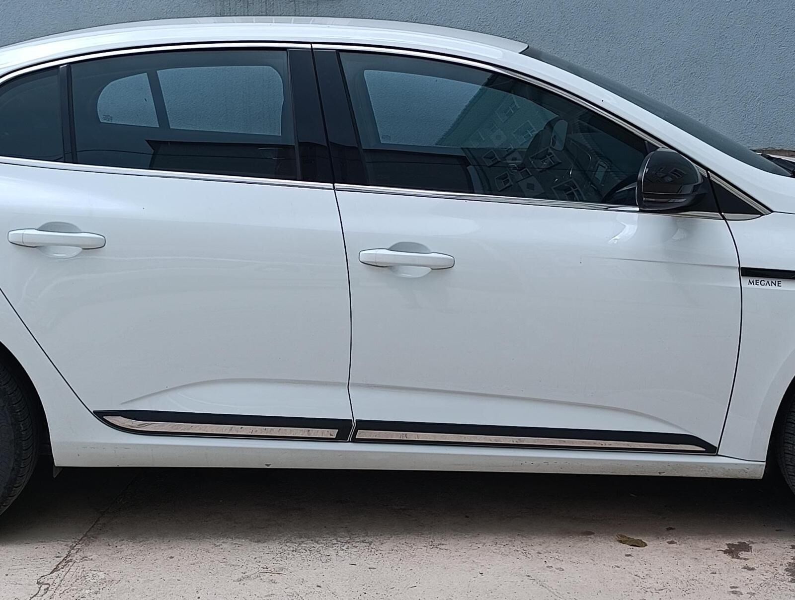 Renault Megane 4 Sedan Krom Yan Kapı Çıtası 4 Parça 2015 sonrası