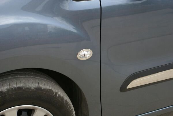 OMSA Universal Krom Sinyal Çerçevesi 2 Parça