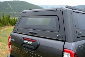 OMSA Toyota Hilux Omcap Camlı Kabin Paslanmaz Çelik 2015 ve Sonrası