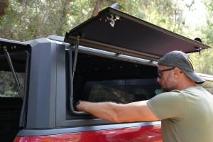 OMSA Isuzu D-Max Omcap Camlı Kabin Camp Paslanmaz Çelik 2025 ve Sonrası